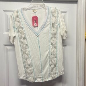 POL White and Light Blue Crochet Lace Accent Short Sleeve Top-Medium New